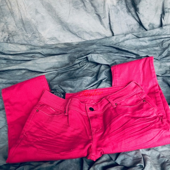 dELiA’s Taylor Styled Pink Straight Jeans - Picture 3 of 8